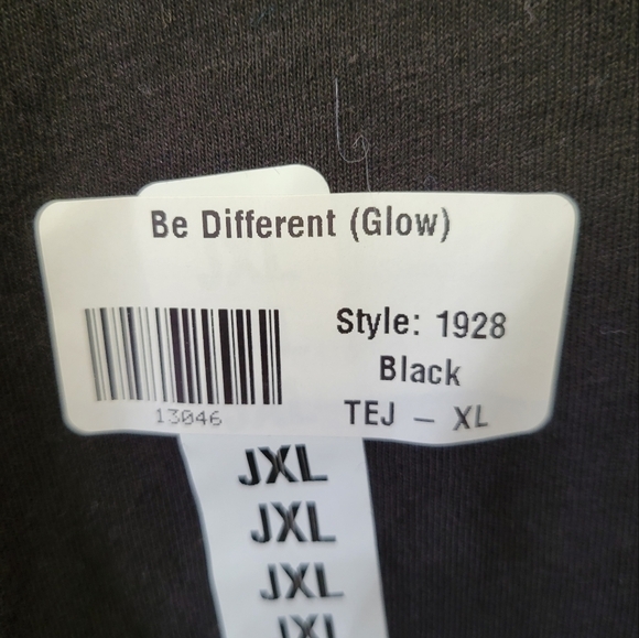Teeturtle Glow In the Dark Rabbit  Be Different T-Shirt Black XL - Picture 4 of 7